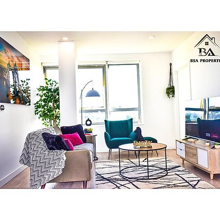 City Centre Apartment Close To Ascot & Legoland Sleep Upto 4 Guests - Parking On Request! Bracknell Kültér fotó