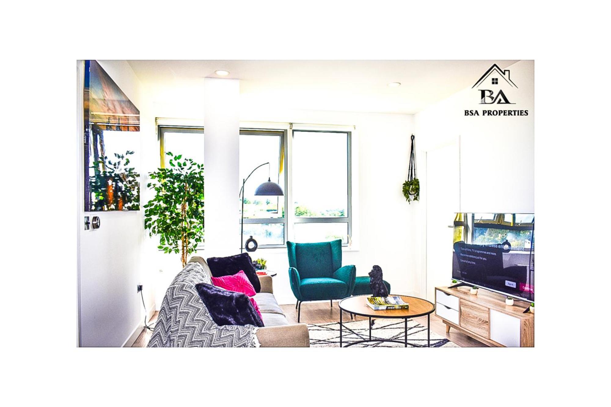City Centre Apartment Close To Ascot & Legoland Sleep Upto 4 Guests - Parking On Request! Bracknell Kültér fotó