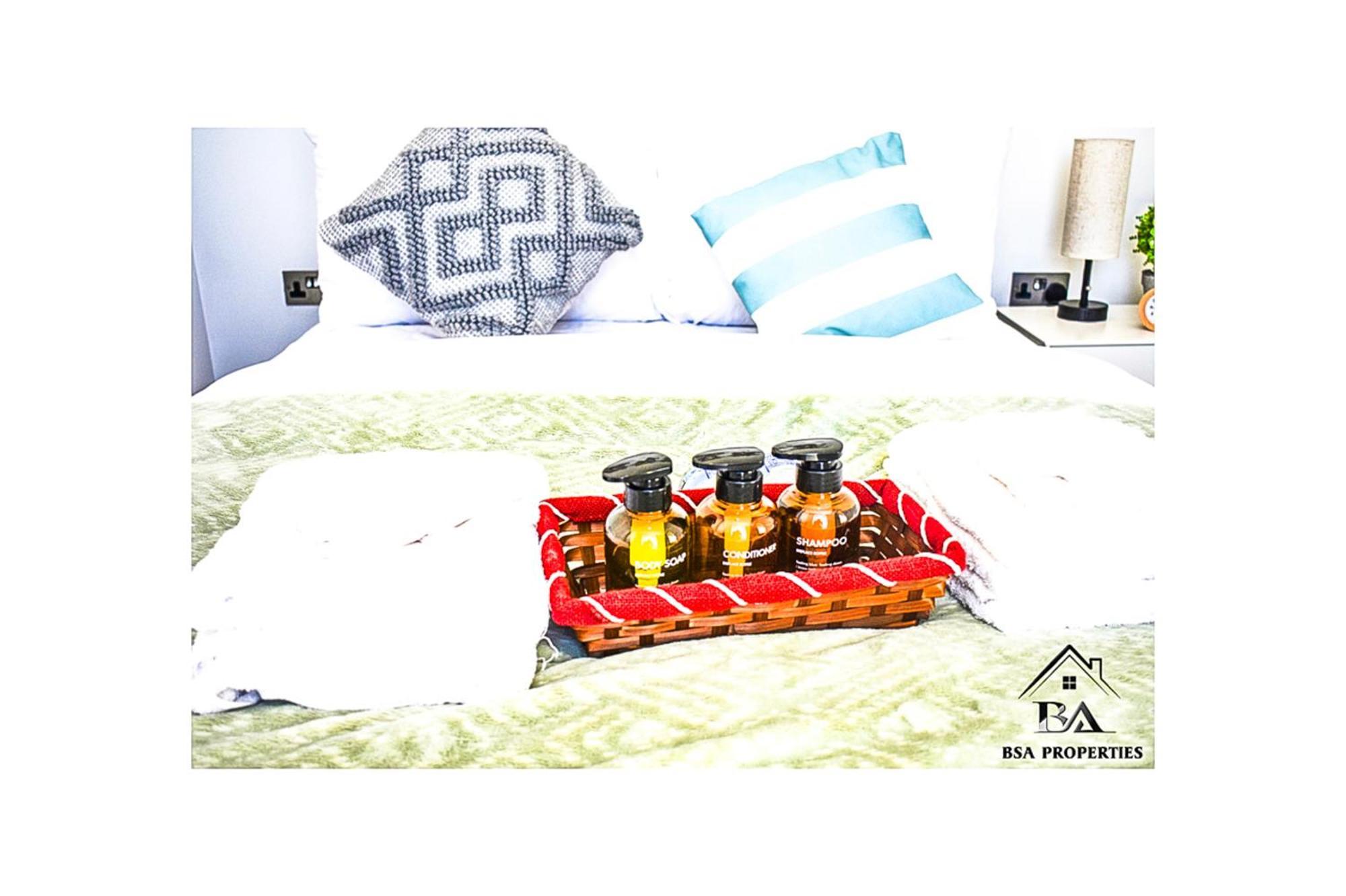 City Centre Apartment Close To Ascot & Legoland Sleep Upto 4 Guests - Parking On Request! Bracknell Kültér fotó