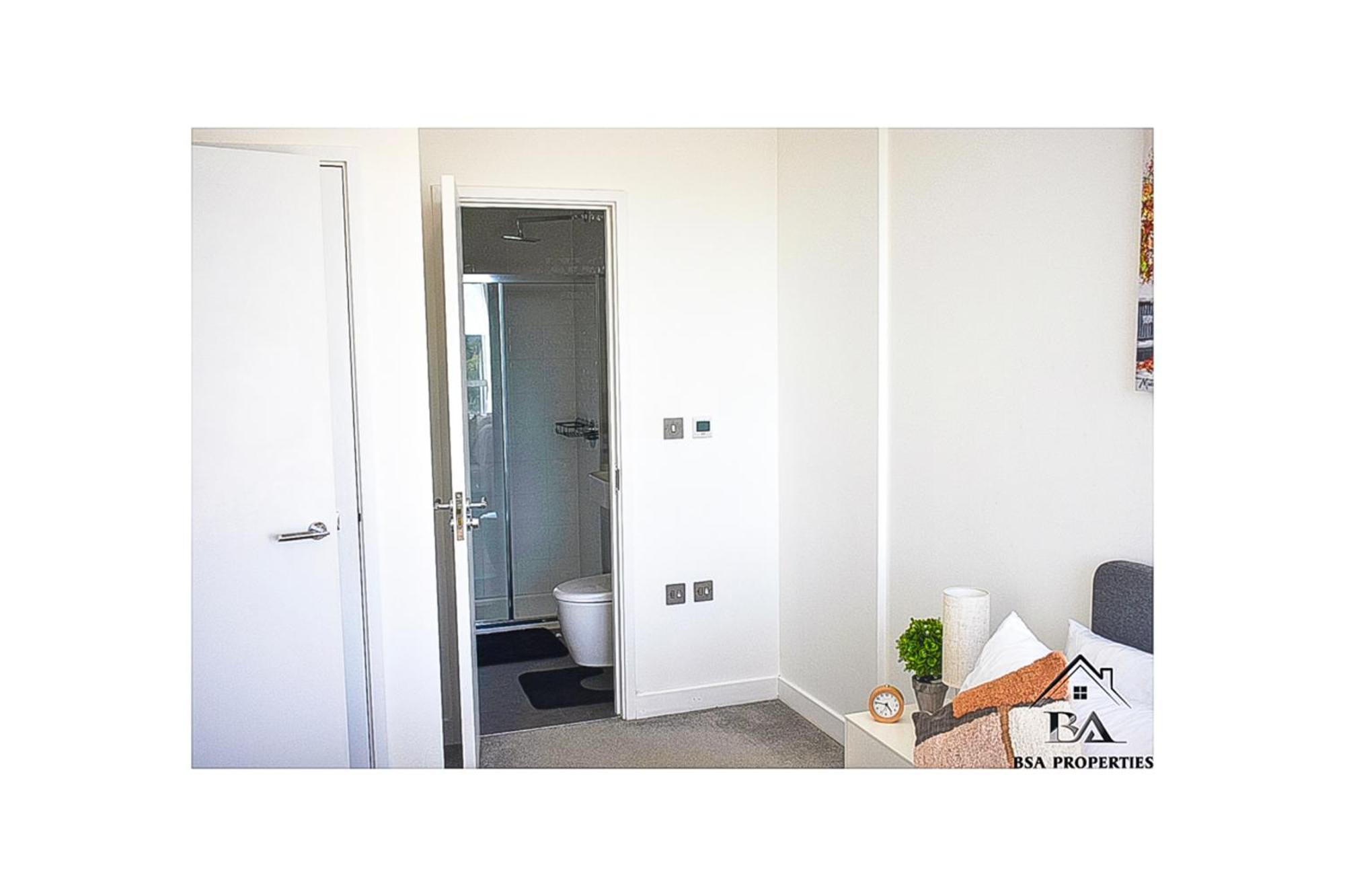 City Centre Apartment Close To Ascot & Legoland Sleep Upto 4 Guests - Parking On Request! Bracknell Kültér fotó