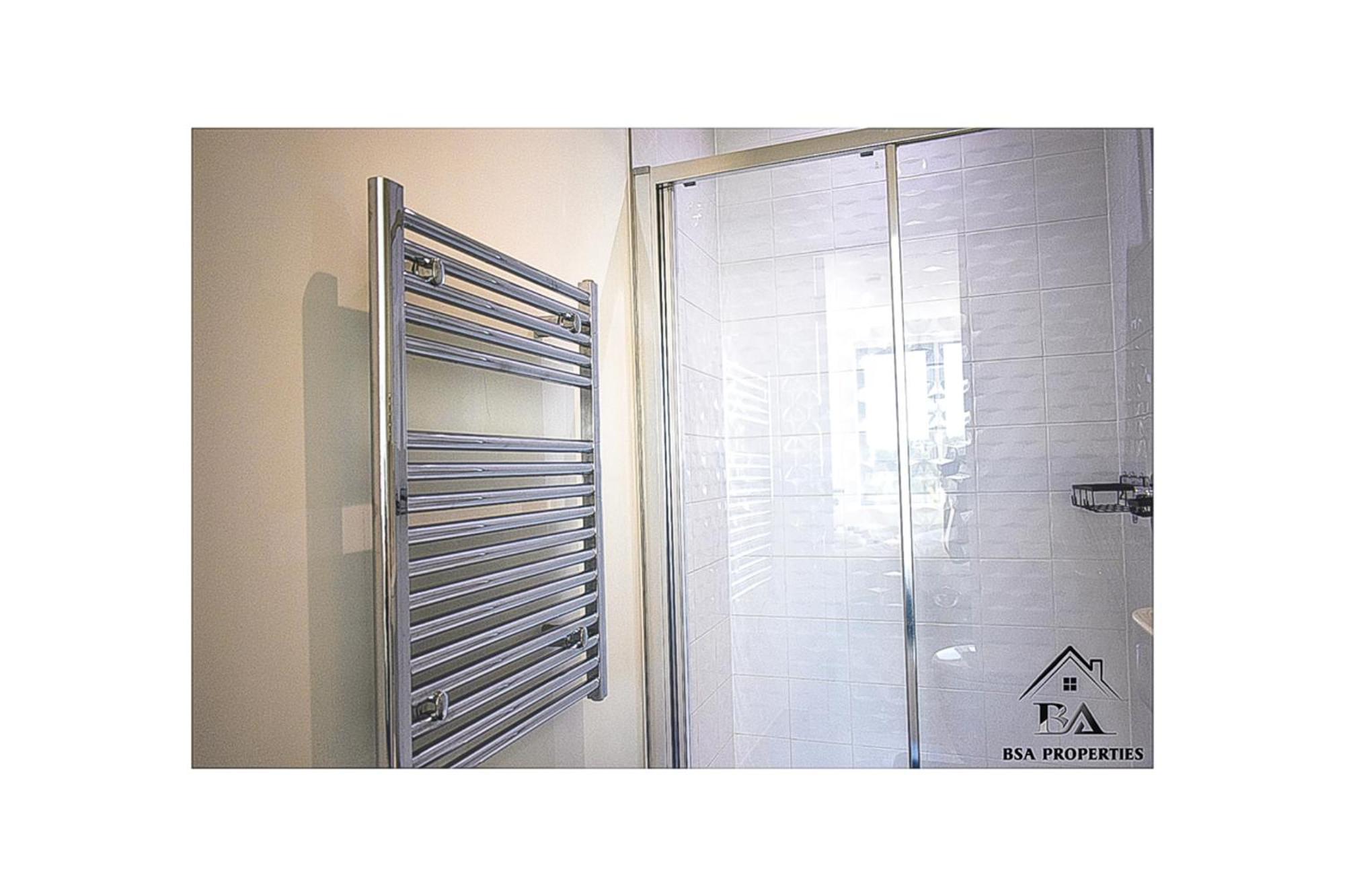City Centre Apartment Close To Ascot & Legoland Sleep Upto 4 Guests - Parking On Request! Bracknell Kültér fotó