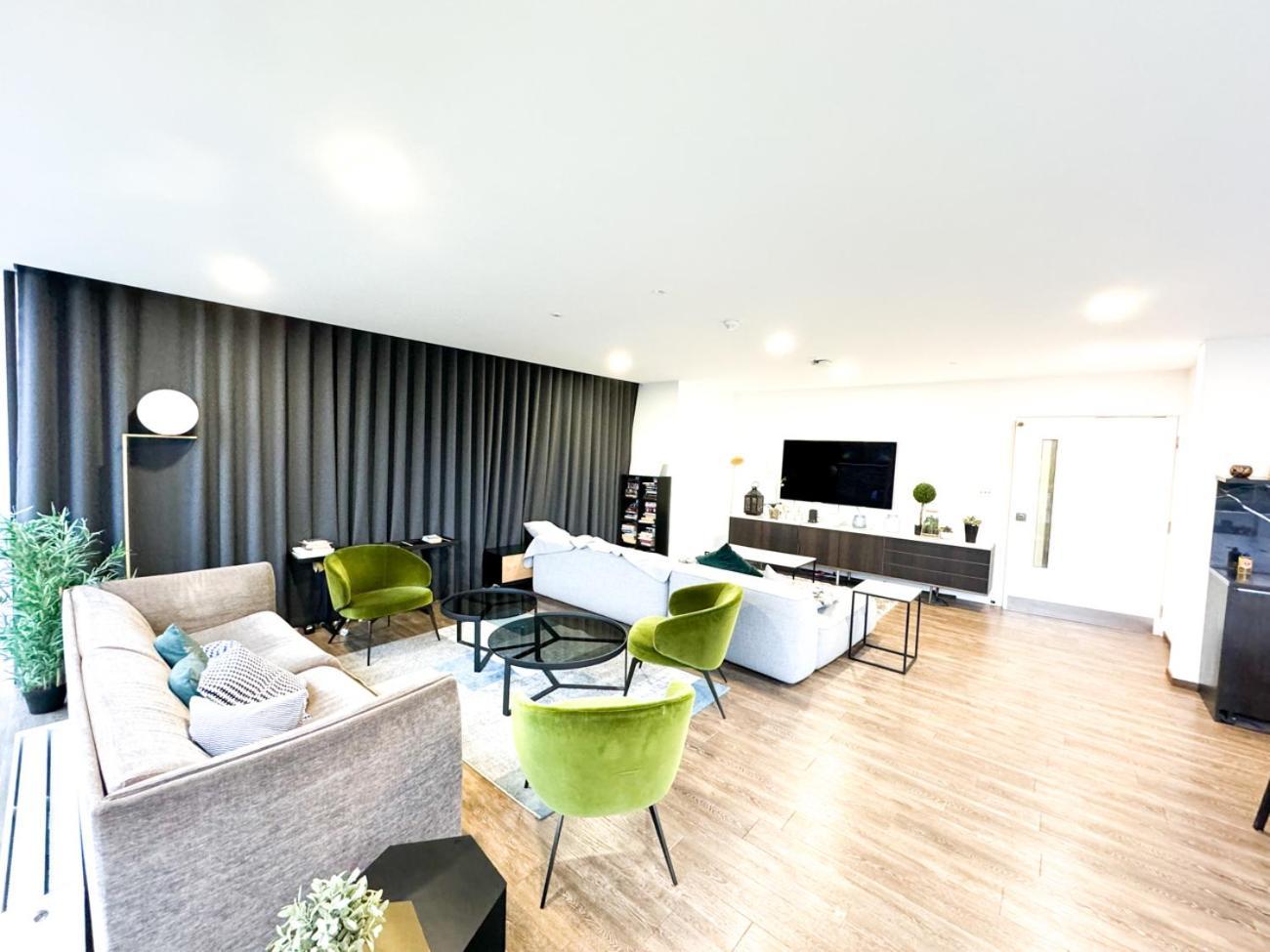 City Centre Apartment Close To Ascot & Legoland Sleep Upto 4 Guests - Parking On Request! Bracknell Kültér fotó